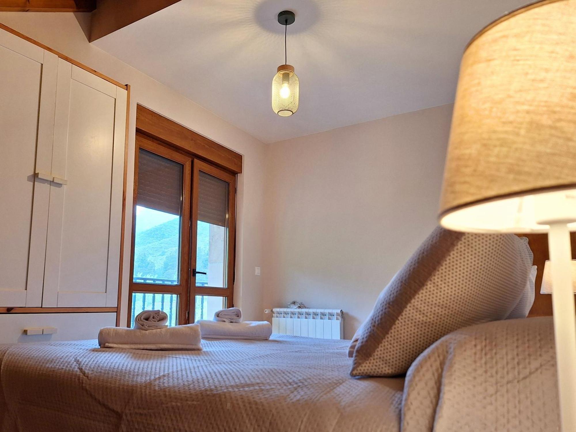 Entre Potes Y Picos Con Wifi Y Garaje Apartment Turieno Luaran gambar