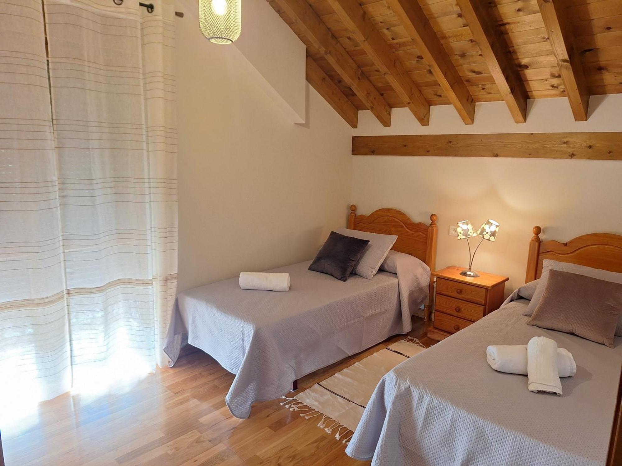 Entre Potes Y Picos Con Wifi Y Garaje Apartment Turieno Luaran gambar